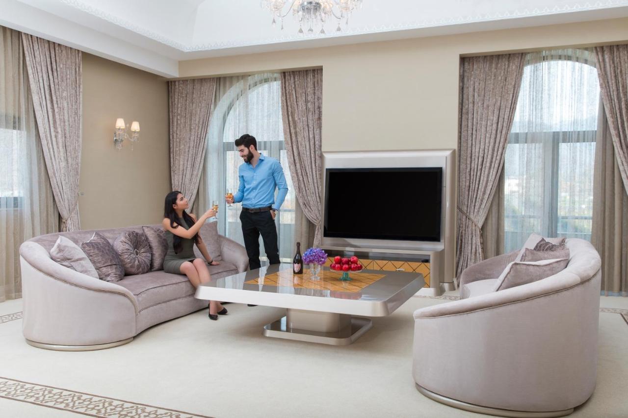 Gabala Garden Hotel Exterior photo A living room in a hotel